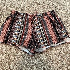 ✨3/$20✨  NWOT MUDD patterned womens shorts w/ pockets